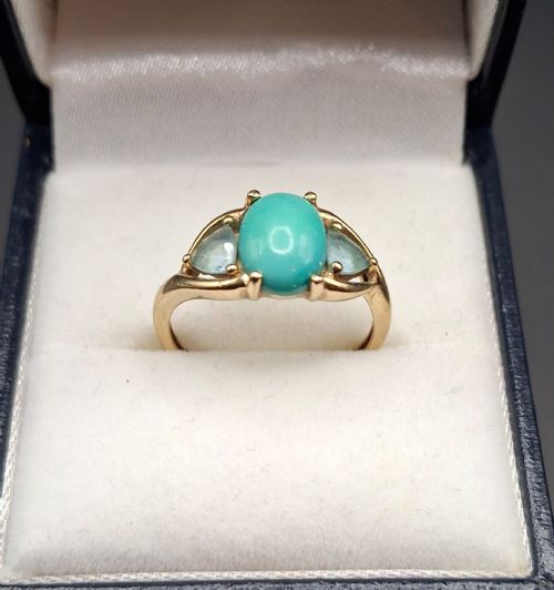 9ct Gold Turquoise and Topaz ring