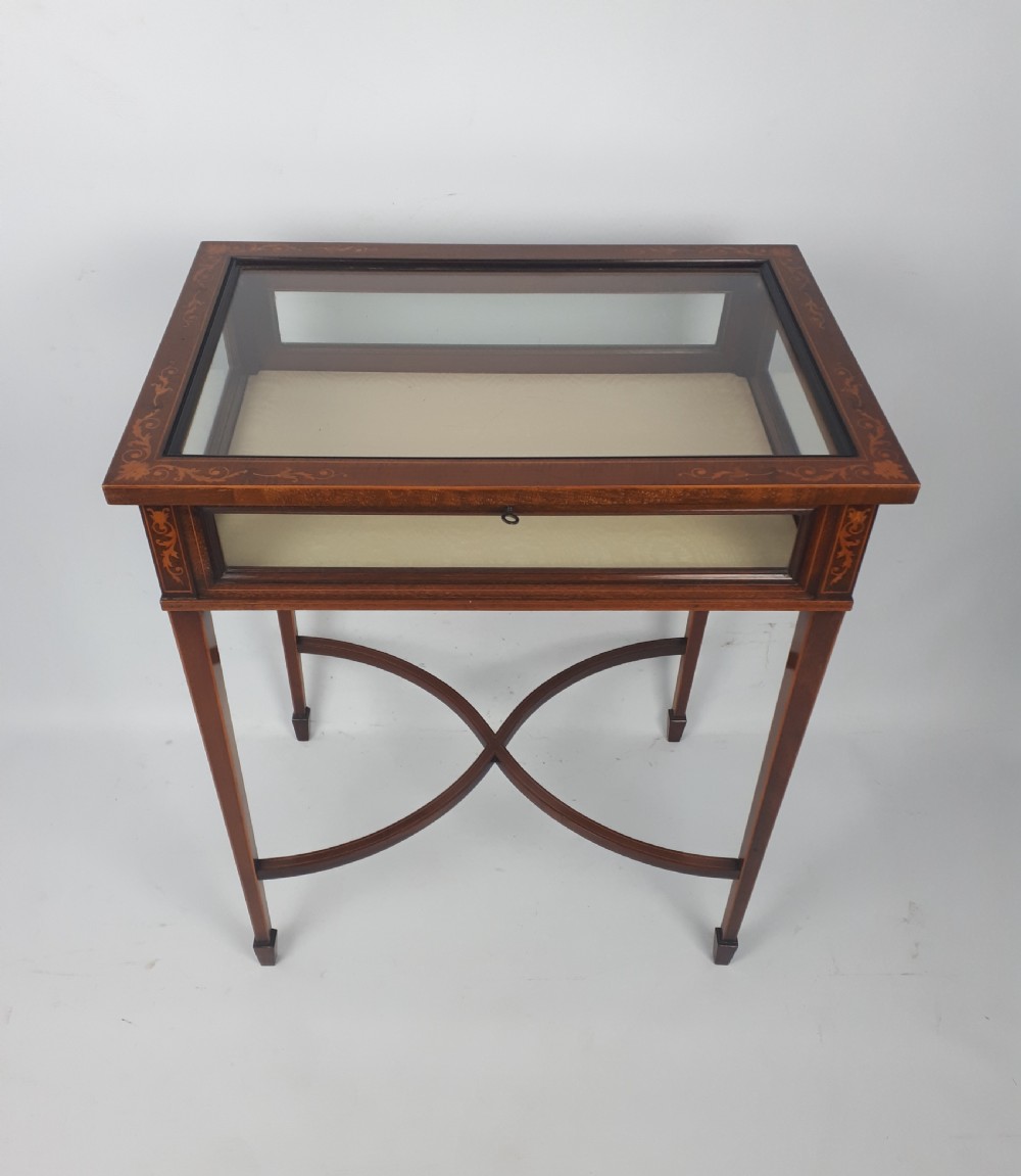 A Mahogany Bijouterie Antique Display Table 
