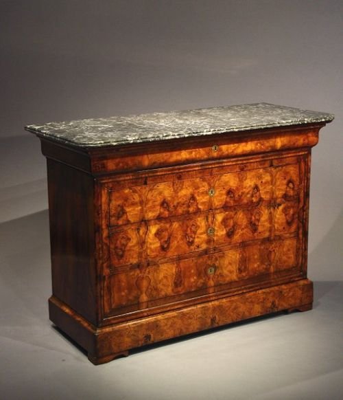 Exceptional Quality French Walnut Commode / Chest of Drawers