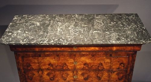 fig 4. Exceptional quality French walnut commode / chest of drawers