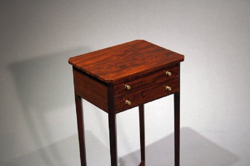 fig 1. Edwardian Mahogany Occasional Table