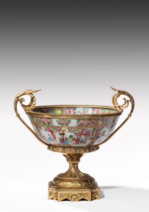 Fine 19th Century Gilt Mounted Chinese Export Centre Piece.
