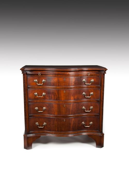 Antique Serpentine Fronted Mahogany Chest of Drawers
