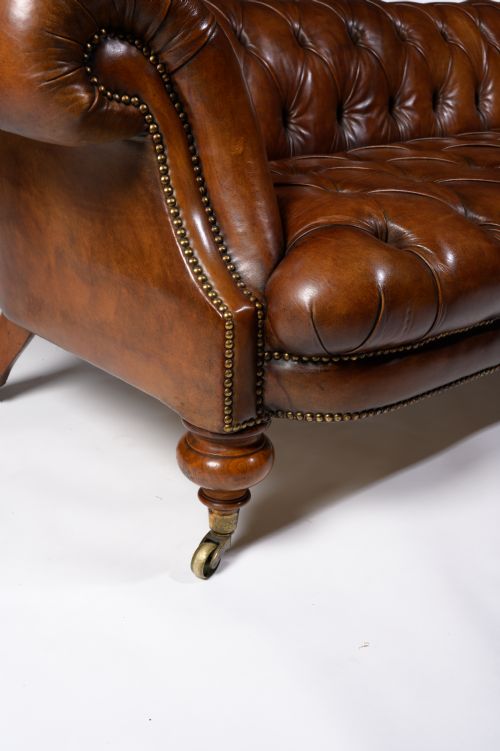 fig 4. Fine 19th Century Johnstone & Jeanes Walnut Leather Upholstered Chesterfield