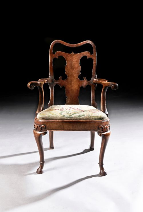 Fine Quality Mid 19th Century Walnut Open Armchair