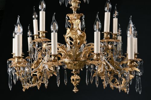LOUIS XV STYLE GILT BRONZE AND CUT GLASS TWENTYFIVE LIGHT CHANDELIER LATE 19TH CENTURY - ADDITIONAL PHOTO 5