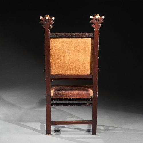 PAIR OF 17TH CENTURY ITALIAN BAROQUE PARCELGILT WALNUT LEATHER ARMCHAIRS - ADDITIONAL PHOTO 5