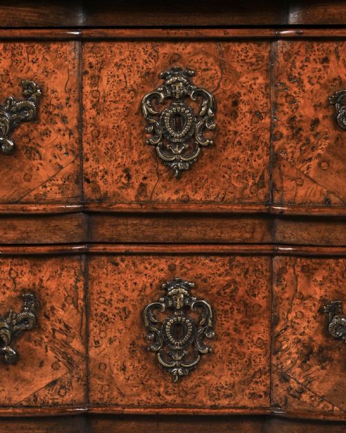 RARE EARLY 18TH CENTURY LOUIS XV PROVINCIAL BURR ELM MAZARIN COMMODE - ADDITIONAL PHOTO 2