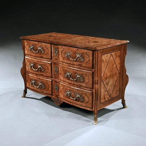 EARLY 18TH CENTURY REGENCE BURR MAPLE COMMODE ATTRIBUTED TO THOMAS HACHE OF GRENOBLE - ADDITIONAL PHOTO 2