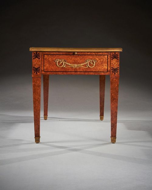 FINE 19TH CENTURY FRENCH NEOCLASSICAL STYLE AMBOYNA AND GILT BRONZE MOUNTED WRITING TABLE - ADDITIONAL PHOTO 9