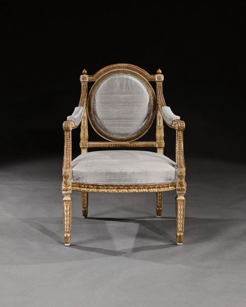 FINE PAIR OF 19TH C DECORATIVE ITALIAN PAINTED AND PARCEL GILT ARMCHAIRS OF NEOCLASSICAL DESIGN - ADDITIONAL PHOTO 2