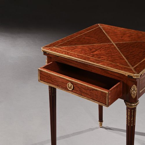 A FINE MAHOGANY LATE 19TH CENTURY ENVELOPE CARD TABLE BY ANTOINE LAMPRE PARIS - ADDITIONAL PHOTO 6