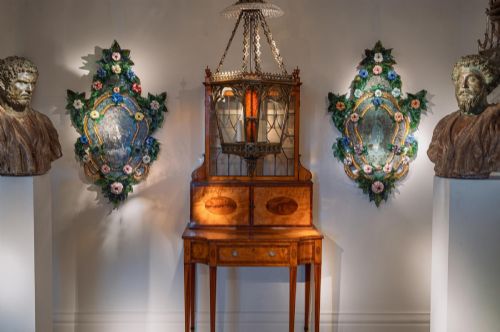 fig 5. A pair of 18th-century Venetian Murano glass wall mirrors featuring decorative glass foliage, colourful glass flowers, etched central mirror plates, and gilt accents.