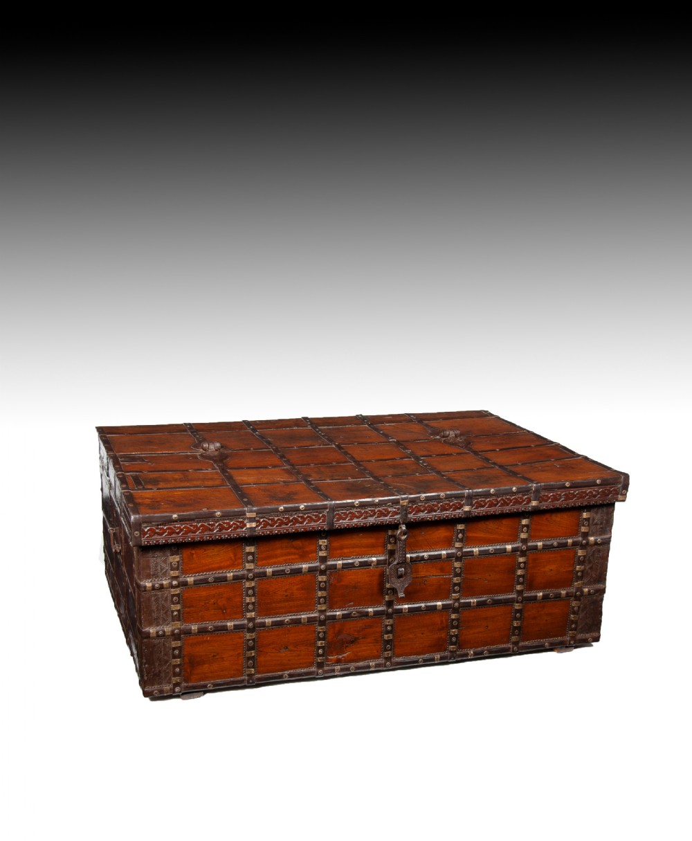 Decorative Large Antique Anglo-Indian Trunk 
