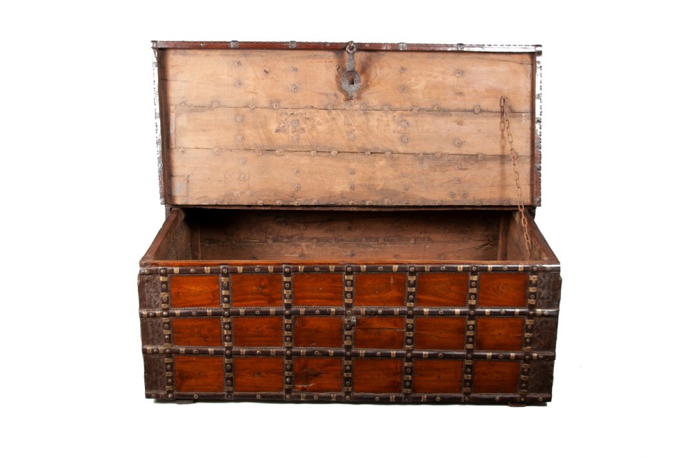 Decorative Large Antique Anglo-Indian Trunk  View IX