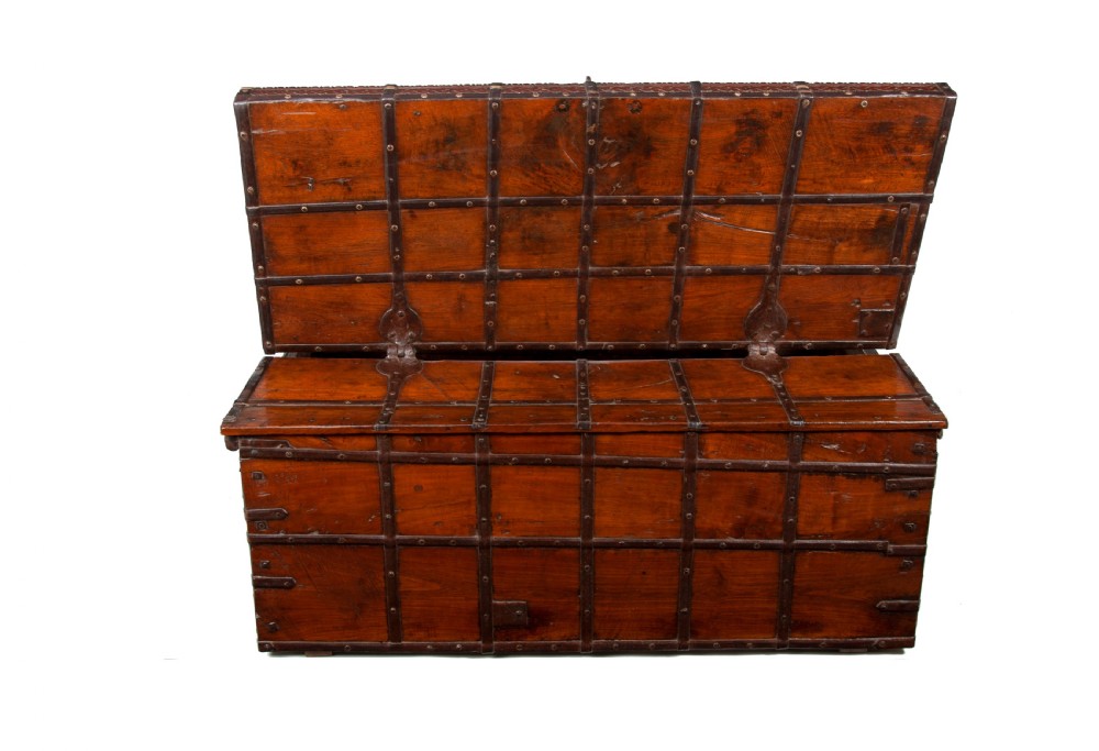 Decorative Large Antique Anglo-Indian Trunk  View XIII
