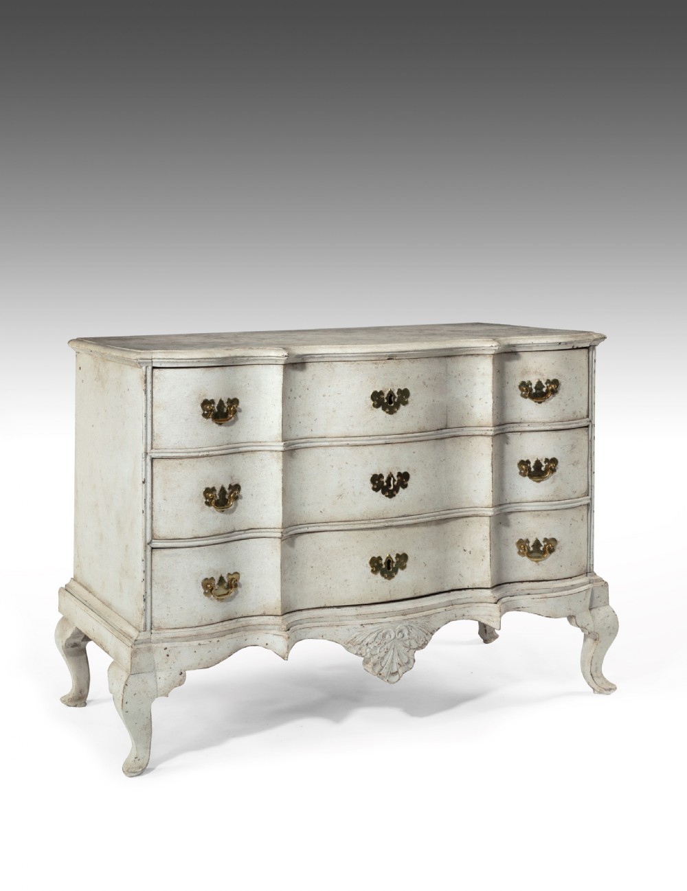 Mid 18th Century Baroque Serpentine Chest of Drawers View VIII