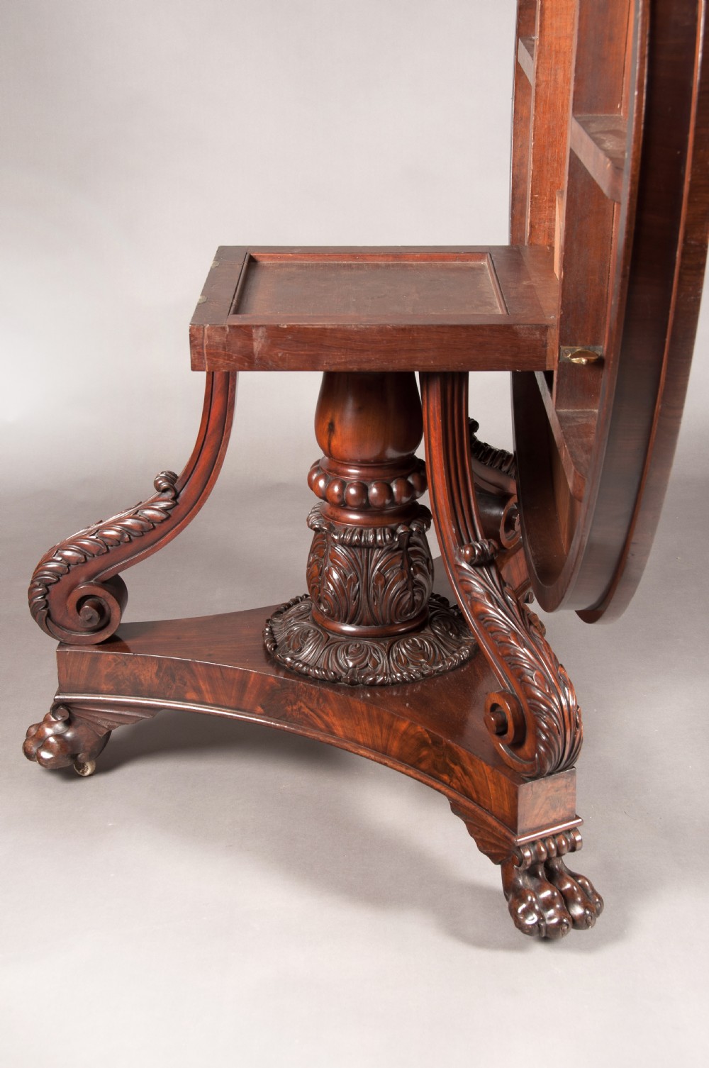 Fine Regency Mahogany Tilt Top Dining Table  View VIII