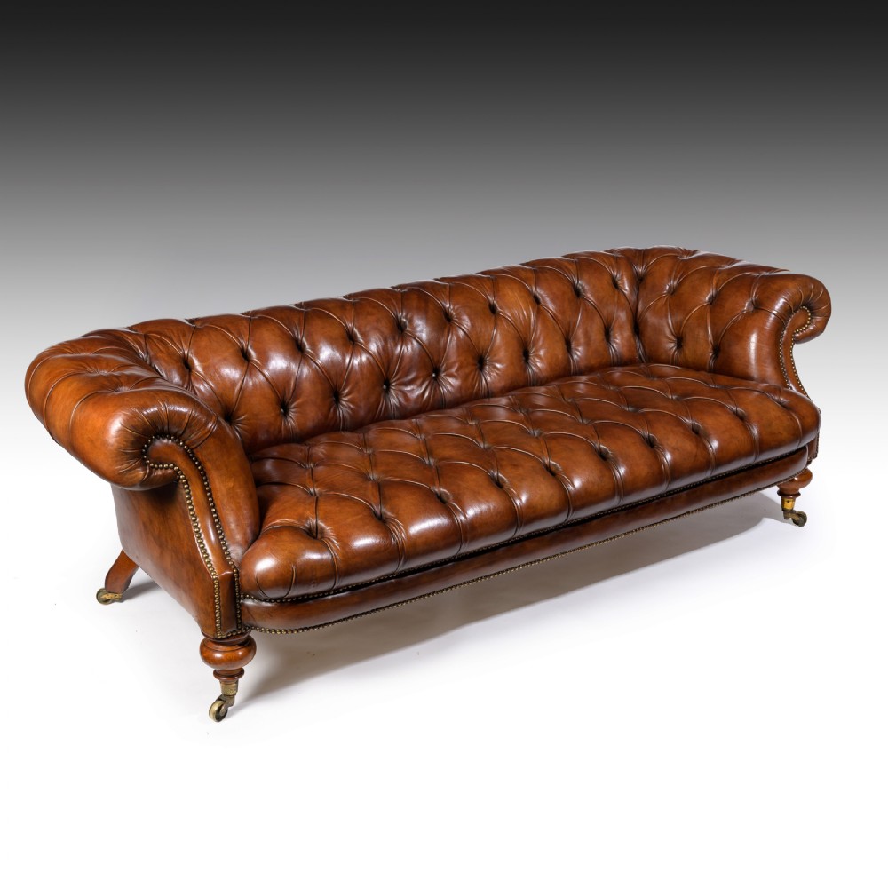 Fine 19th Century Johnstone & Jeanes Walnut Leather Upholstered Chesterfield 