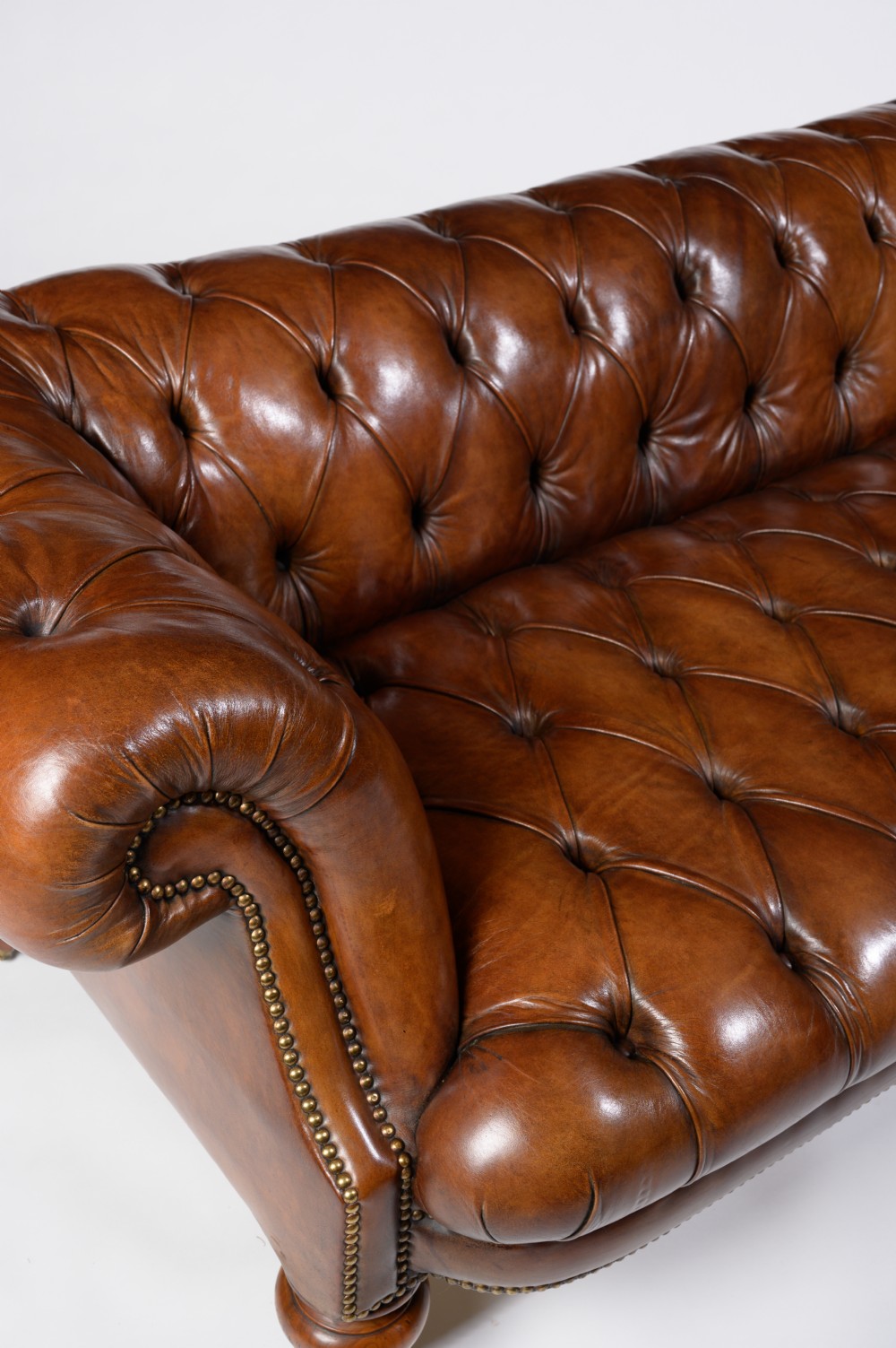 Fine 19th Century Johnstone & Jeanes Walnut Leather Upholstered Chesterfield  View IX