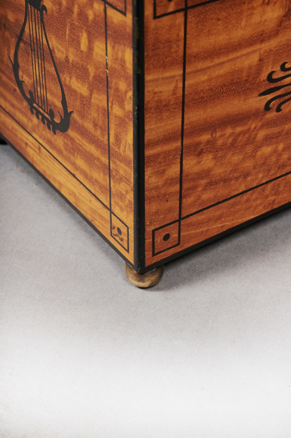 Fine Regency Figured East Indian Satinwood and Ebony Inlaid Tea Caddy View IX