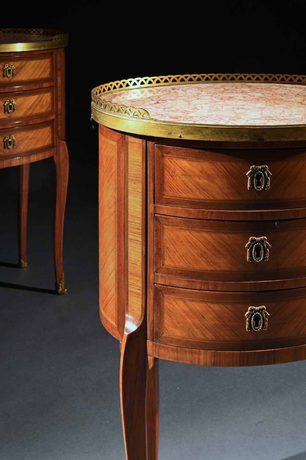 Fine Pair of Late 19th Century Oval Kingwood and Marble Bed Side Tables, Stamped P Chorier View VIII