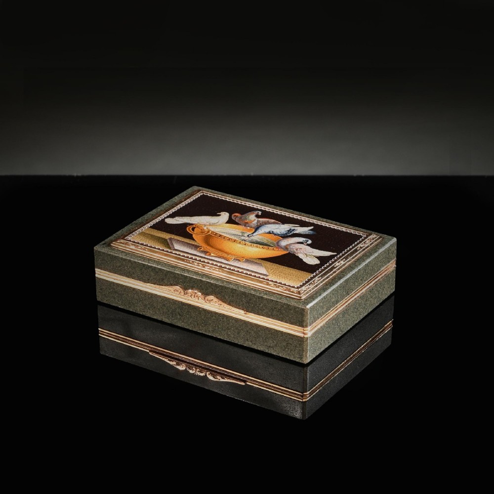 A rectangular green jasper snuff box featuring a detailed micromosaic plaque inset on the lid framed by a chase-carved gold border depicting four doves perched on a golden bowl against a dark background. View II
