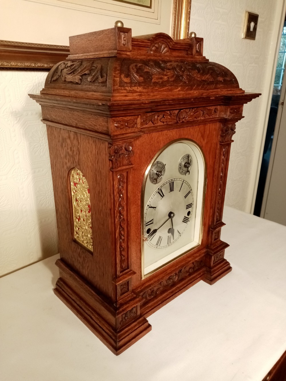 Impressive Westminster-Chime Bracket/Table Clock View III