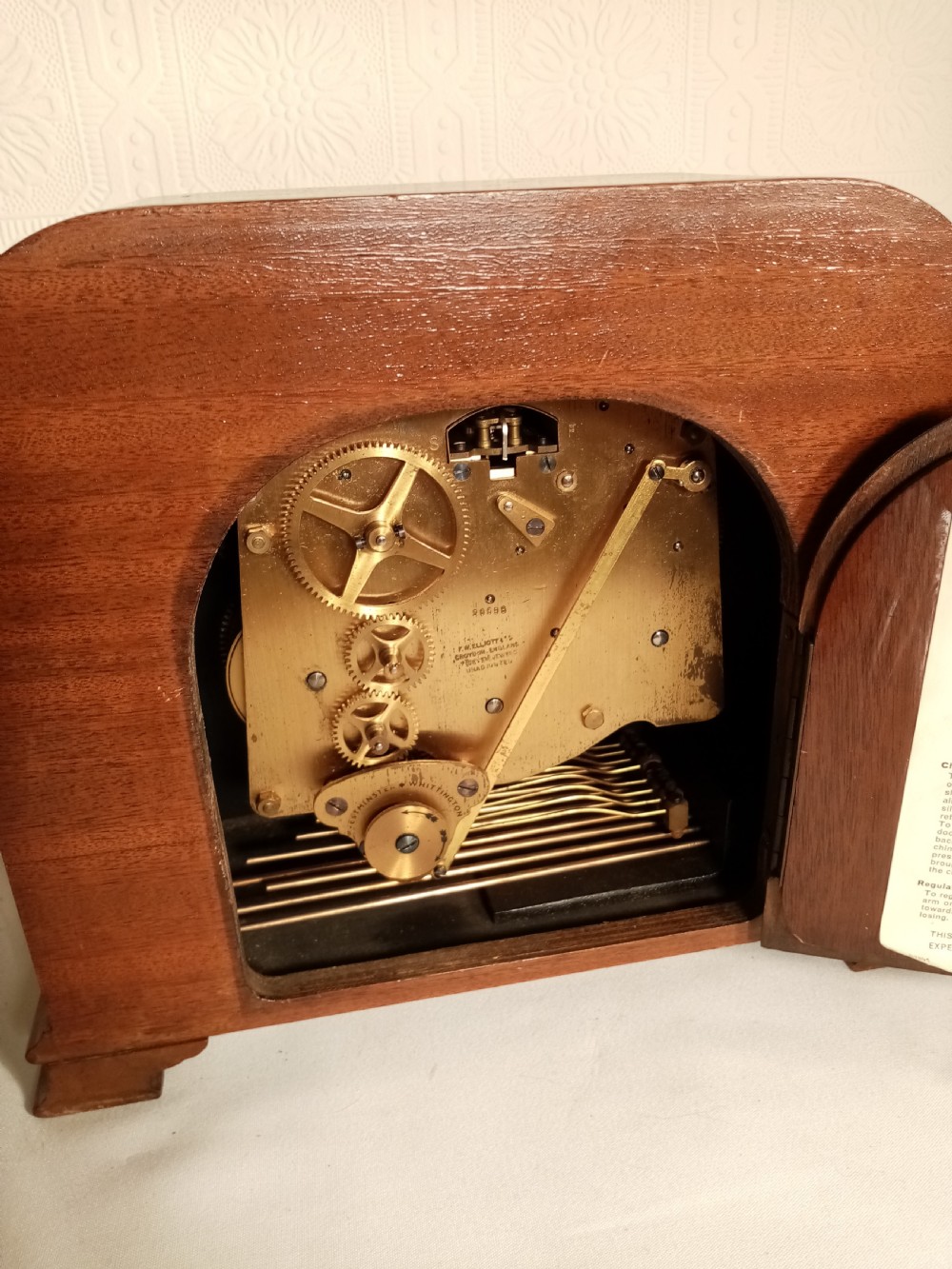 Art-Deco Westminster/Whittington  Chime Mantel Clock View V