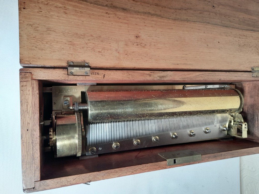Art-Deco, Walnut, Westminster-Chime Mantel Clock View VI