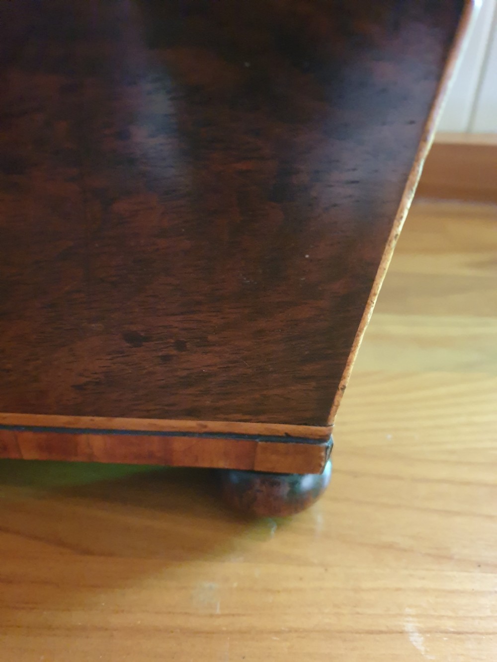 A LARGE GEORGIAN  INLAID  ROSEWOOD WORK/JEWELLERY BOX COMPLETE WITH KEY View IV