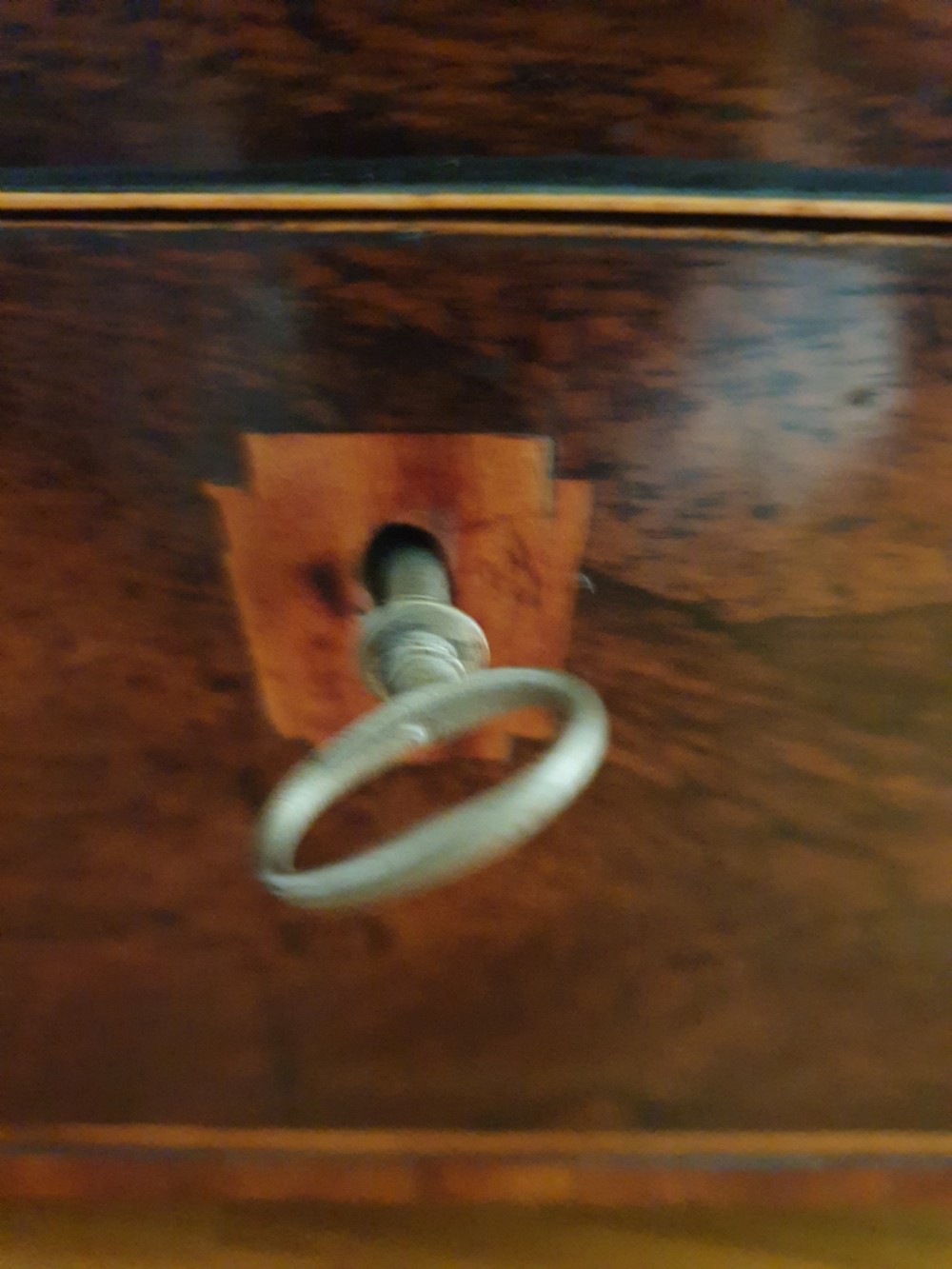 A LARGE GEORGIAN  INLAID  ROSEWOOD WORK/JEWELLERY BOX COMPLETE WITH KEY View V