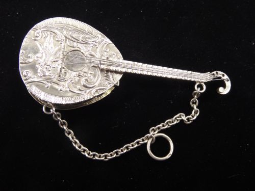 stunning solid silver pill box - CATEGORY: ANTIQUE SILVER - DATED 1900
