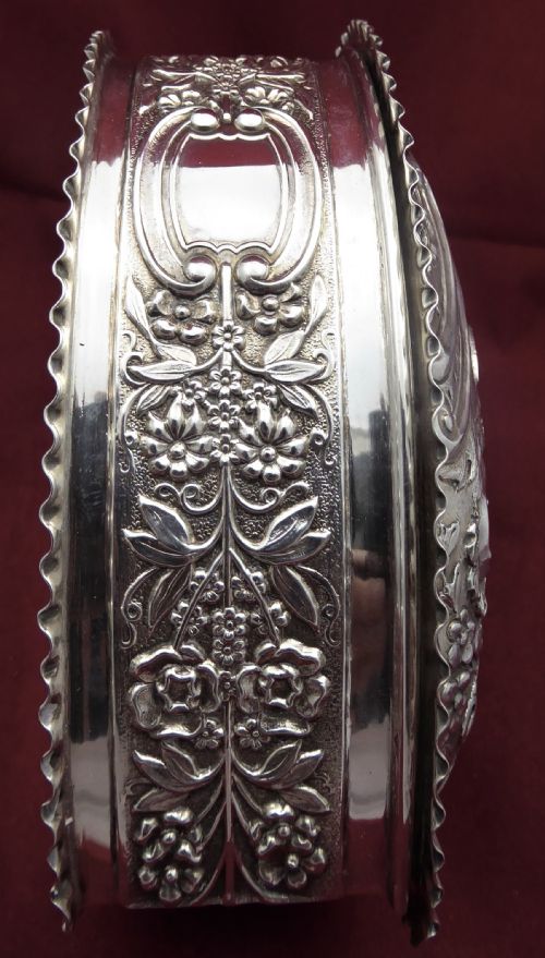 RARE LARGE SILVER MAPPIN AND WEBB HEART SHAPE CHERUB BOX - ADDITIONAL PHOTO 4