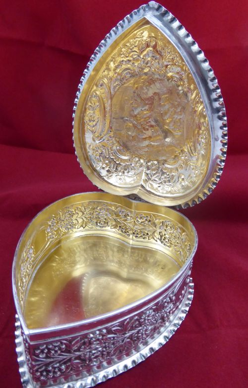 rare large silver mappin and webb heart shape cherub box - CATEGORY: ANTIQUE SILVER - DATED 1900