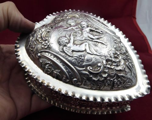 RARE LARGE SILVER MAPPIN AND WEBB HEART SHAPE CHERUB BOX - ADDITIONAL PHOTO 11