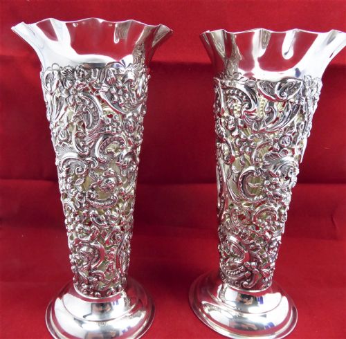 SOLID SILVER PAIR OF VICTORIAN VASES LONDON 1893 - ADDITIONAL PHOTO 7