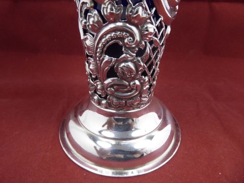 SOLID SILVER PAIR OF VICTORIAN VASES LONDON 1893 - ADDITIONAL PHOTO 11