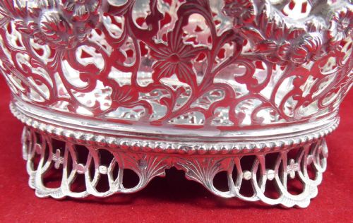 SOLID SILVER PAIR OF BASKETS 1913 - ADDITIONAL PHOTO 16