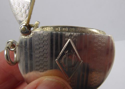 SOLID SILVER ROUND VESTA CASE 1923 - ADDITIONAL PHOTO 4