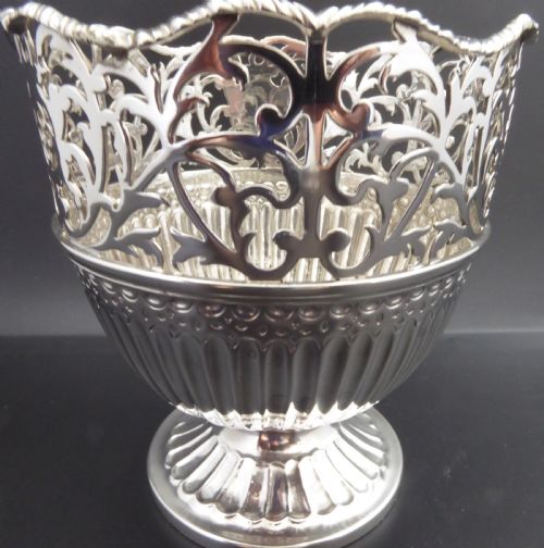 STUNNING SOLID SILVER GEORGIAN SUGAR BOWL 1766 - ADDITIONAL PHOTO 5