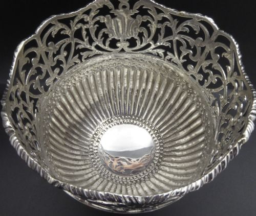 STUNNING SOLID SILVER GEORGIAN SUGAR BOWL 1766 - ADDITIONAL PHOTO 6
