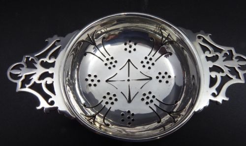 solid silver tea strainer 1958 - CATEGORY: ANTIQUE SILVER - DATED 1950