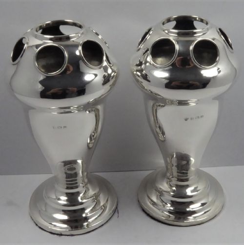 rare pair of solid silver vases 1919 - CATEGORY: ANTIQUE SILVER - DATED 1910