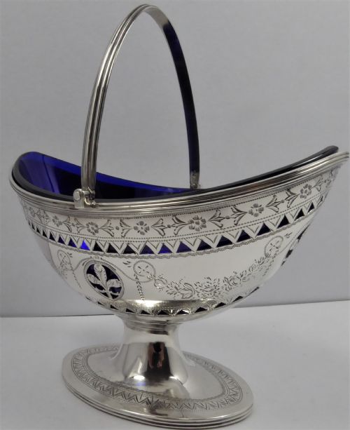 SOLID SILVER BASKET LONDON 1913 - ADDITIONAL PHOTO 1