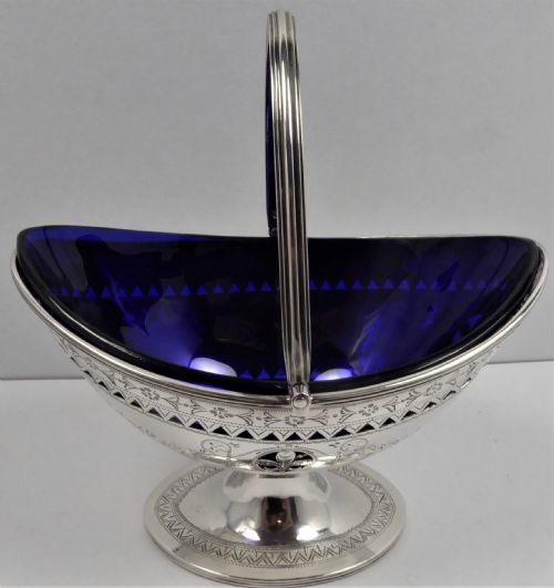 SOLID SILVER BASKET LONDON 1913 - ADDITIONAL PHOTO 2