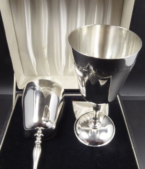 SOLID SILVER LARGE HEAVY PAIR OF WINE GOBLETS - ADDITIONAL PHOTO 1