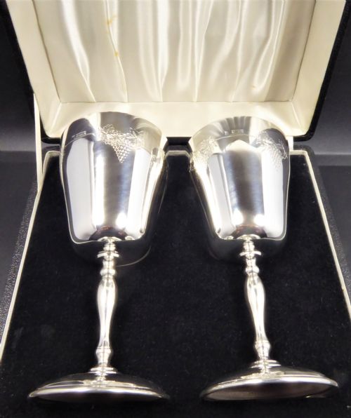 solid silver large heavy pair of wine goblets - CATEGORY: ANTIQUE SILVER - DATED 1960
