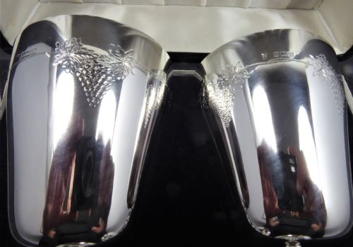 SOLID SILVER LARGE HEAVY PAIR OF WINE GOBLETS - ADDITIONAL PHOTO 2