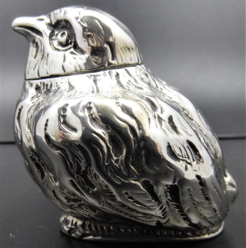 RARE CHICK PEPPER POT LONDON 1882 - ADDITIONAL PHOTO 2